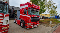 20251019-Tom-Holding-00208